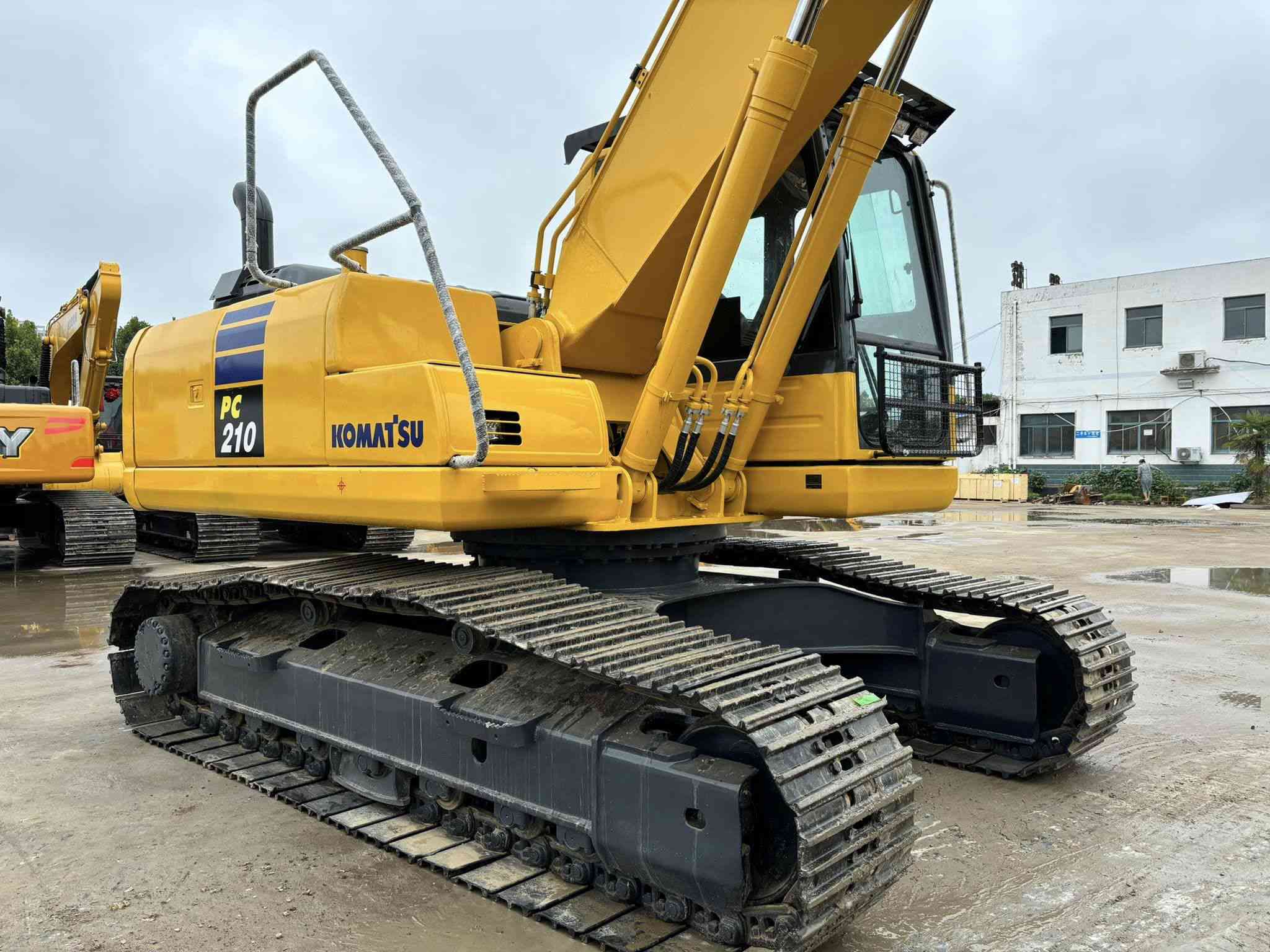 Durable Komatsu PC210 Excavator 2020 Used