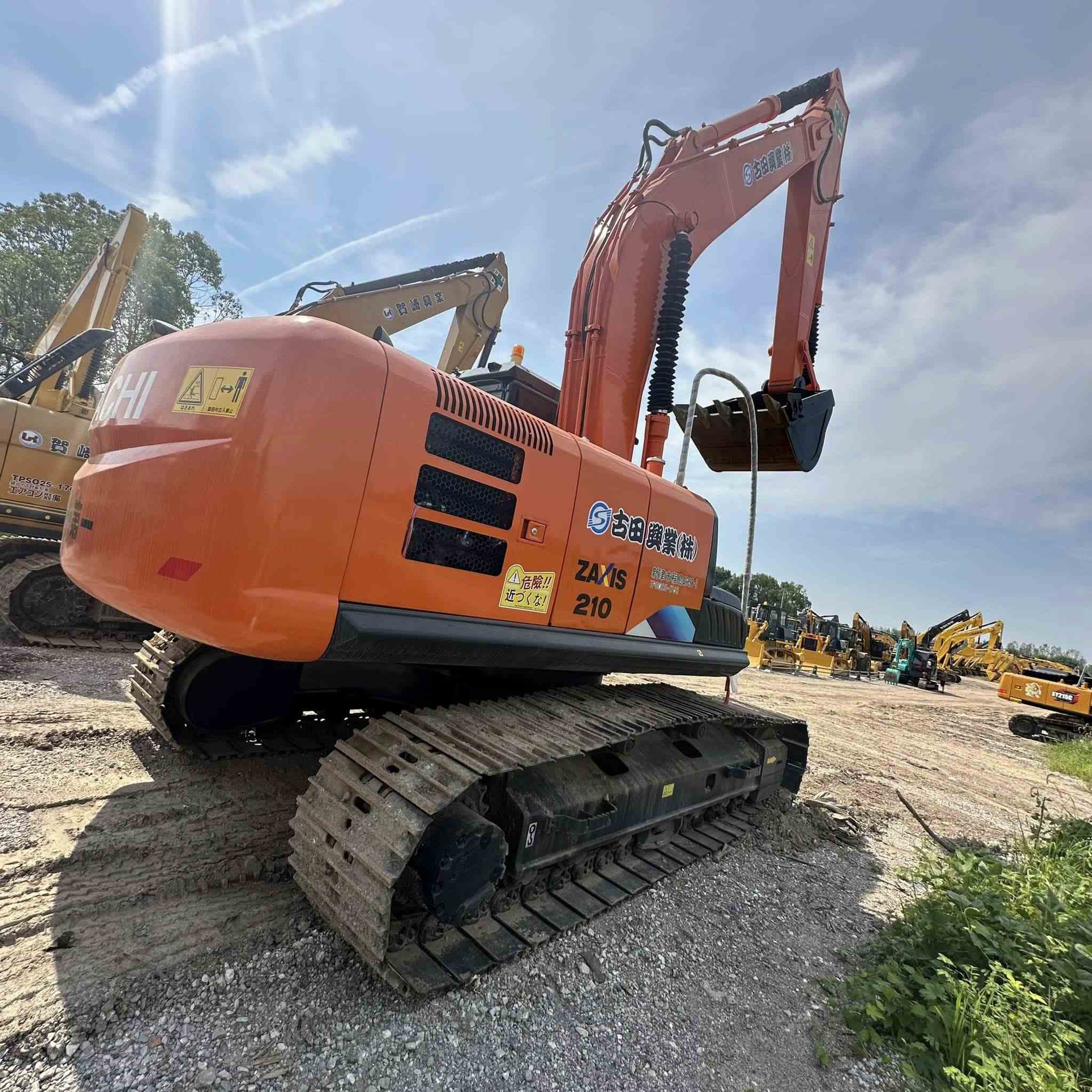 يستخدم Hitachi ZX210 Excavator للبيع 2016