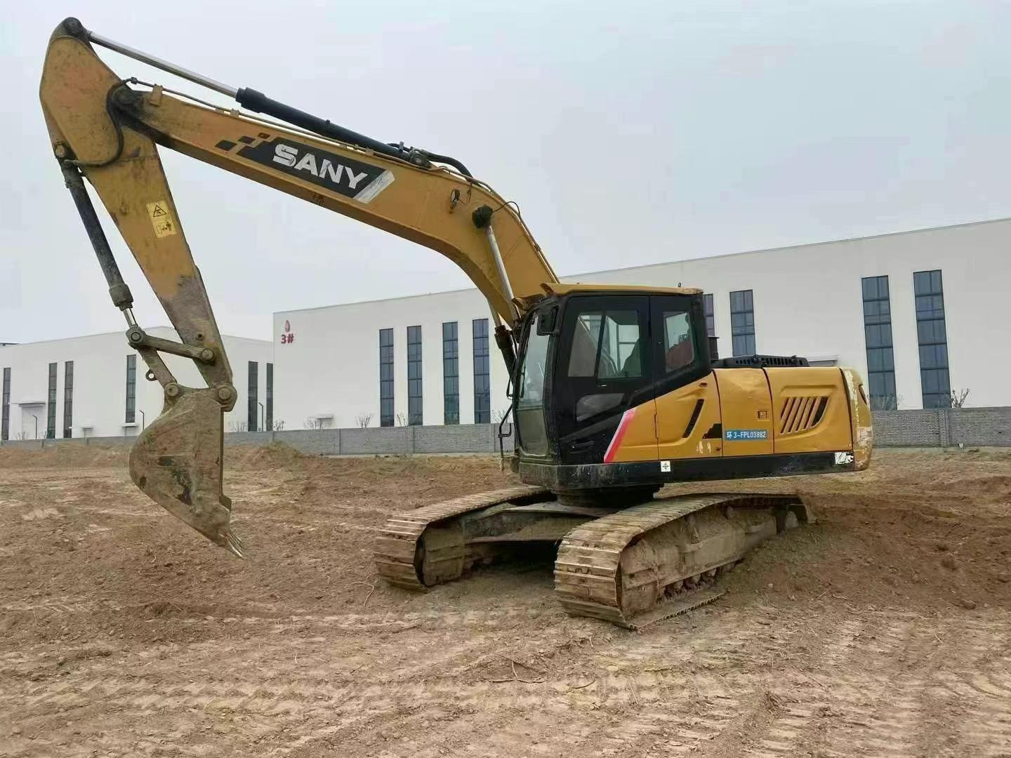 Escavadora Sany 215 usada de 2018 com tapete rolante