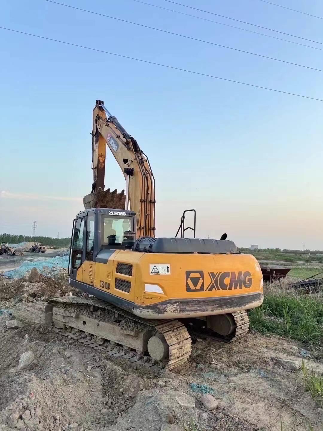 Экскаватор XCMG XE200 б/у 2019 года выпуска на продажу