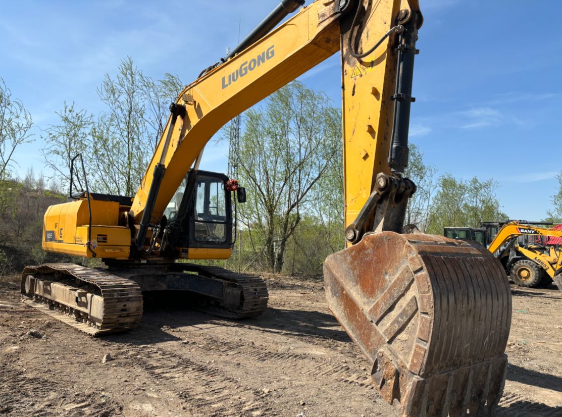 Good Condition 2022 Year Liugong Clg925E Excavator