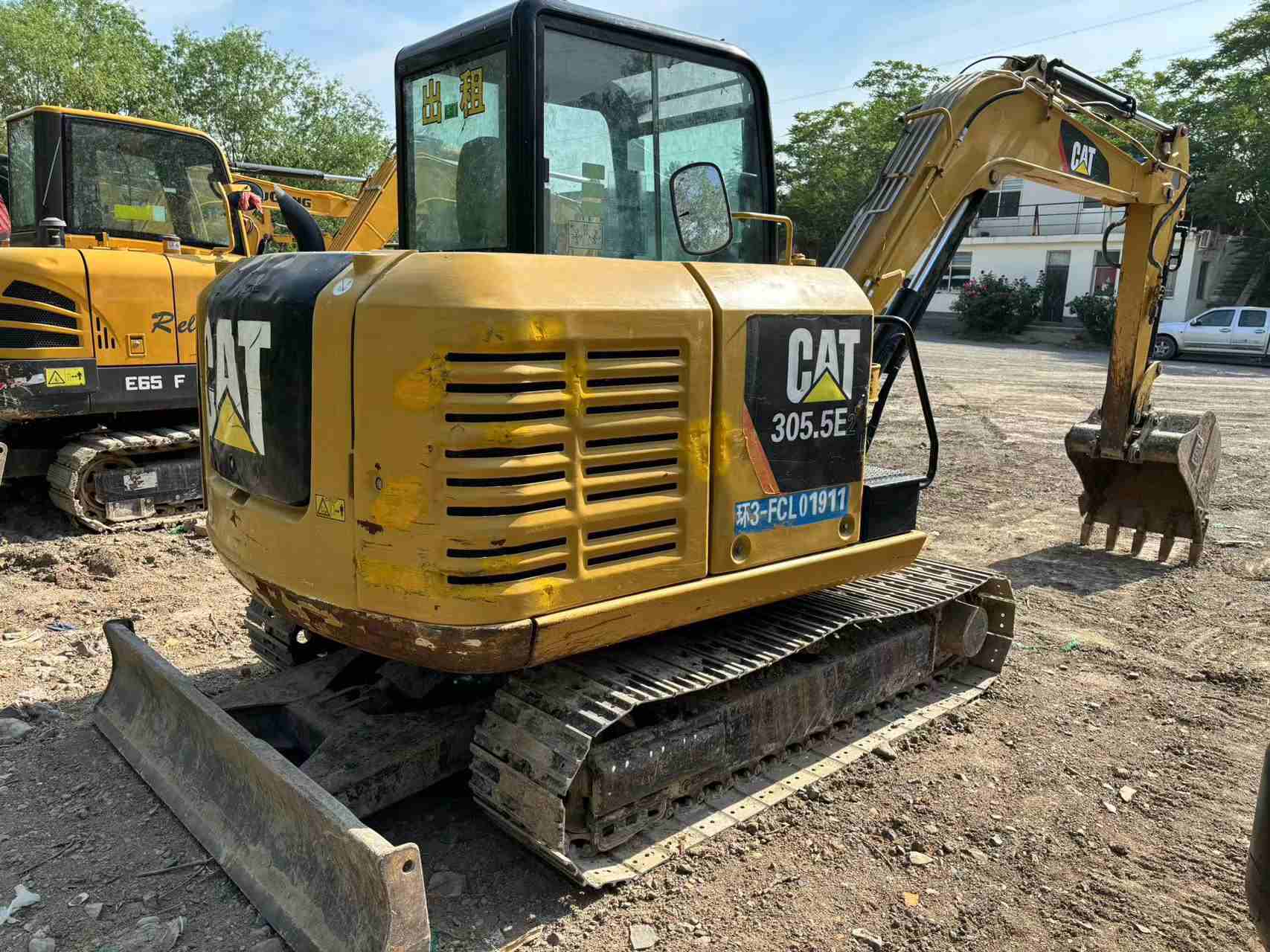 حفارة صغيرة مستعملة موديل 2018 للبيع من طراز Cat 305.5