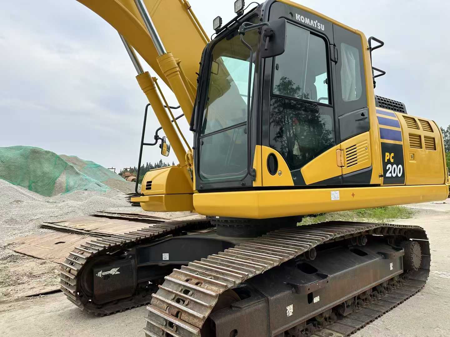 98% New Digger 2023 Year Komatsu PC200 Excavator for Sale 