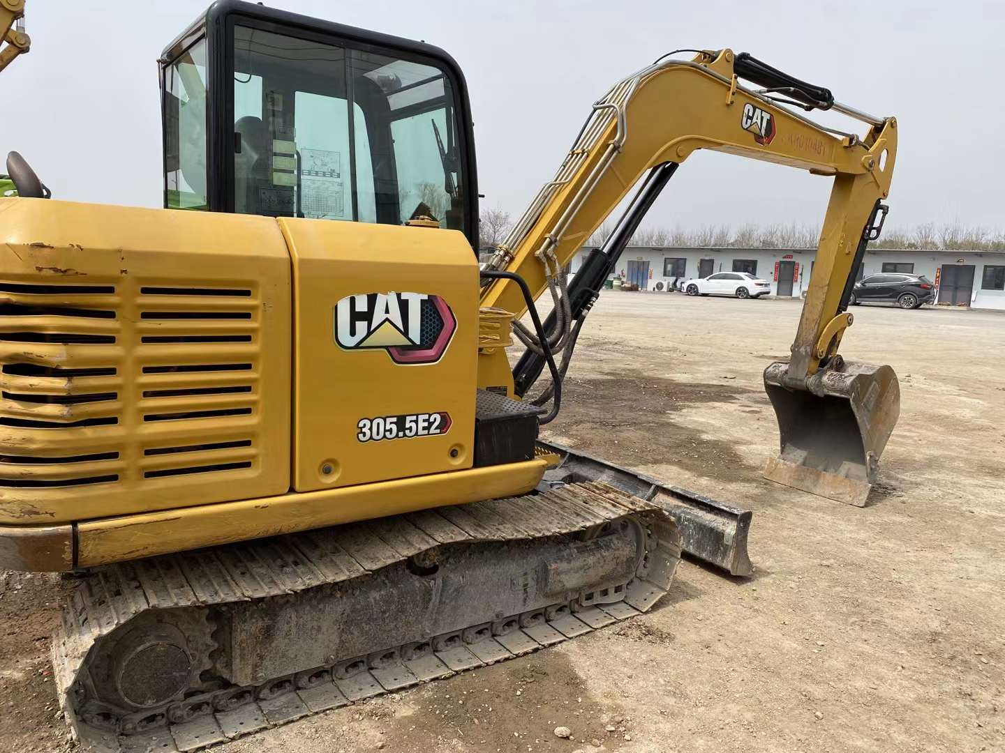 Escavadeira Cat 305.5 usada para venda