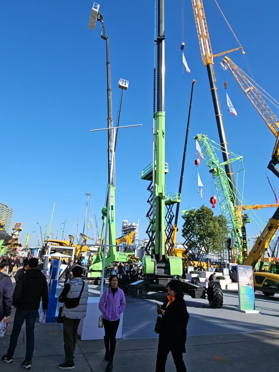 Visiting the Bauma Exhibition in Shanghai Visiting the Bauma Exhibition in Shanghai