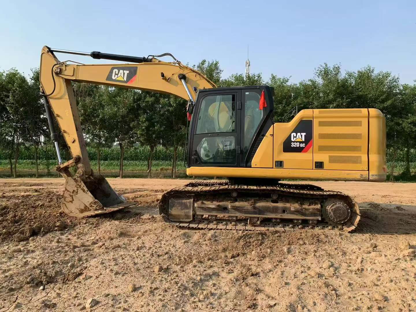 Escavadora de rastos Cat 320GC usada ano 2019 à venda por um preço baixo