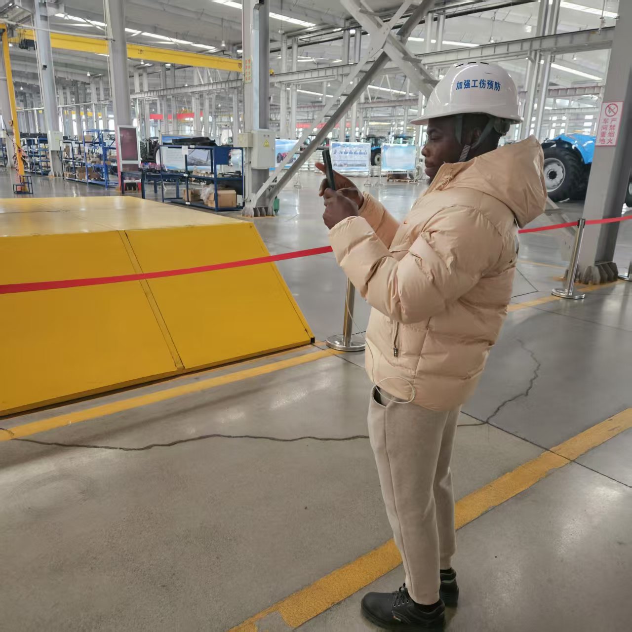 Visites de l'agent du Ghana pour inspecter l'équipement d'excavateur Visites de l'agent du Ghana pour inspecter l'équipement d'excavateur