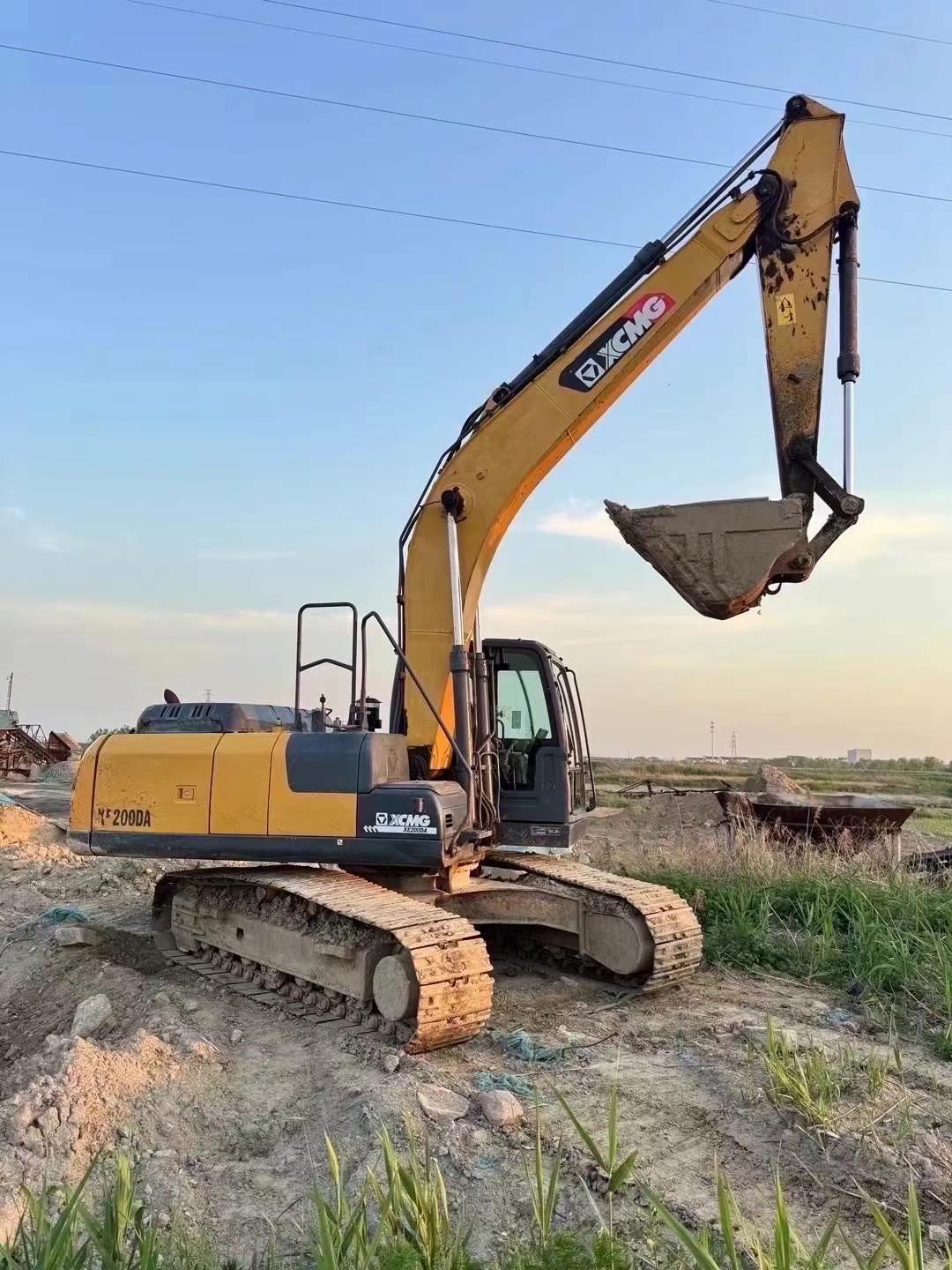 Экскаватор XCMG XE200 б/у 2019 года выпуска на продажу