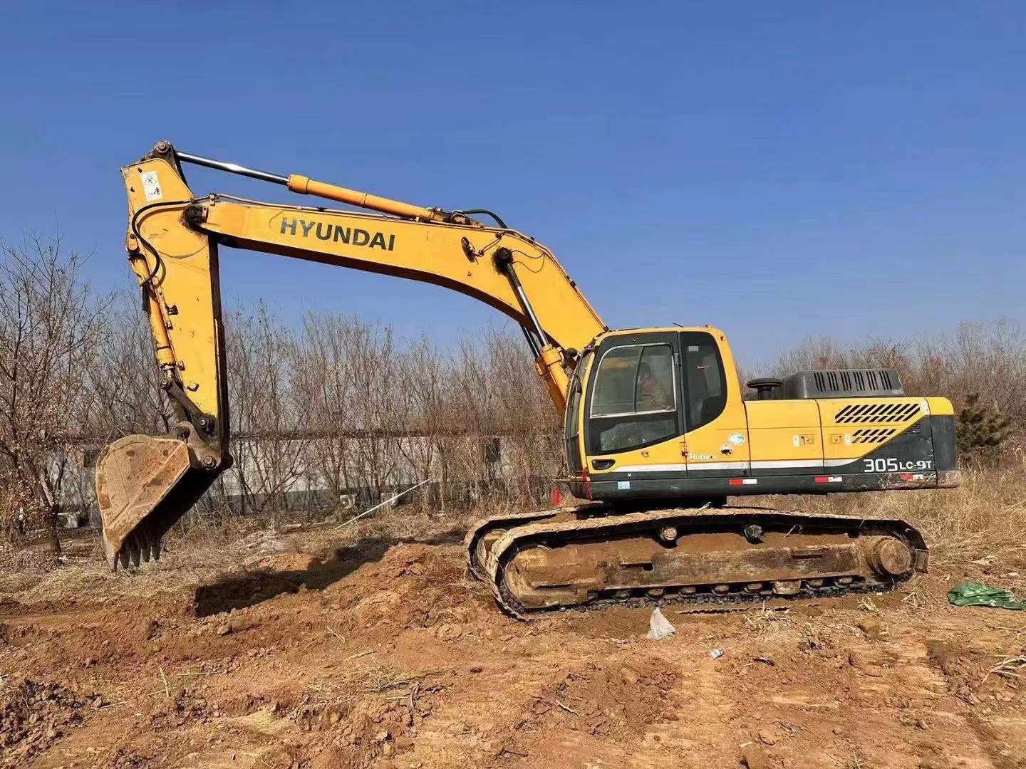 Used Hyundai 305 Excavator for Sale 2011
