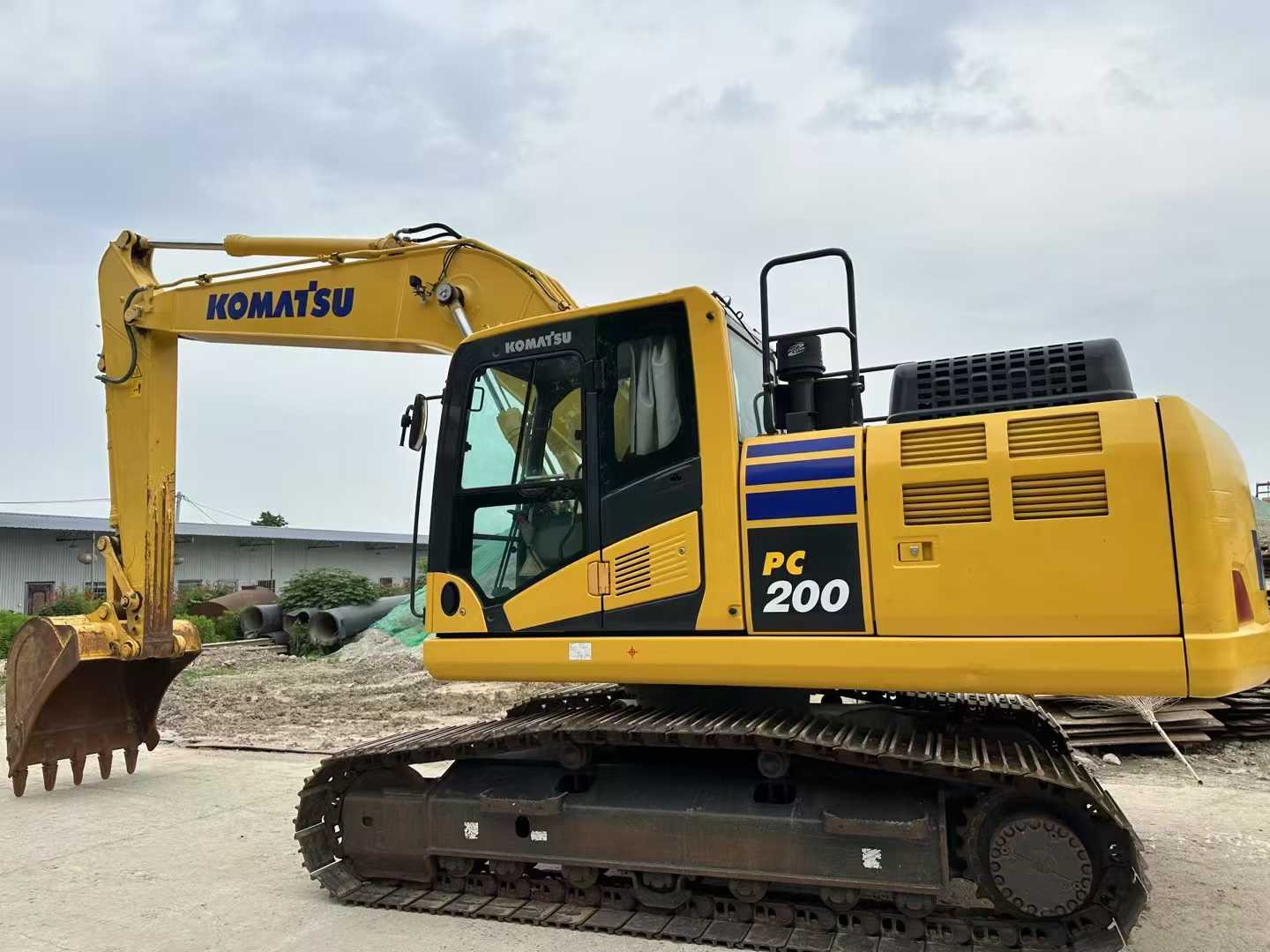 98% New Digger 2023 Year Komatsu PC200 Excavator for Sale 