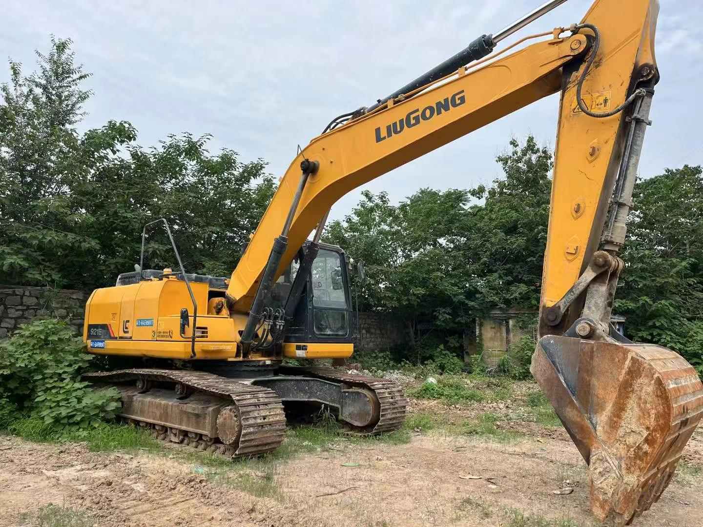 Cheap Sale 2022 Used Liugong Clg921E Excavator 