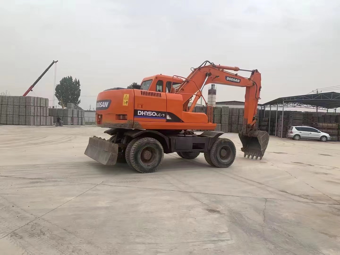 Дешевая распродажа колесного экскаватора Doosan DH150 2018 года