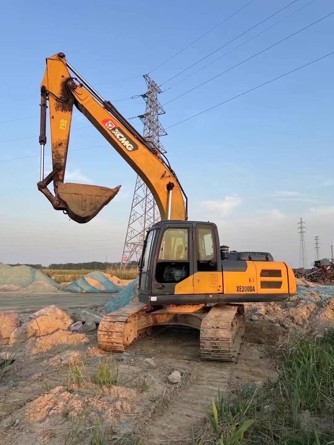 Экскаватор XCMG XE200 б/у 2019 года выпуска на продажу