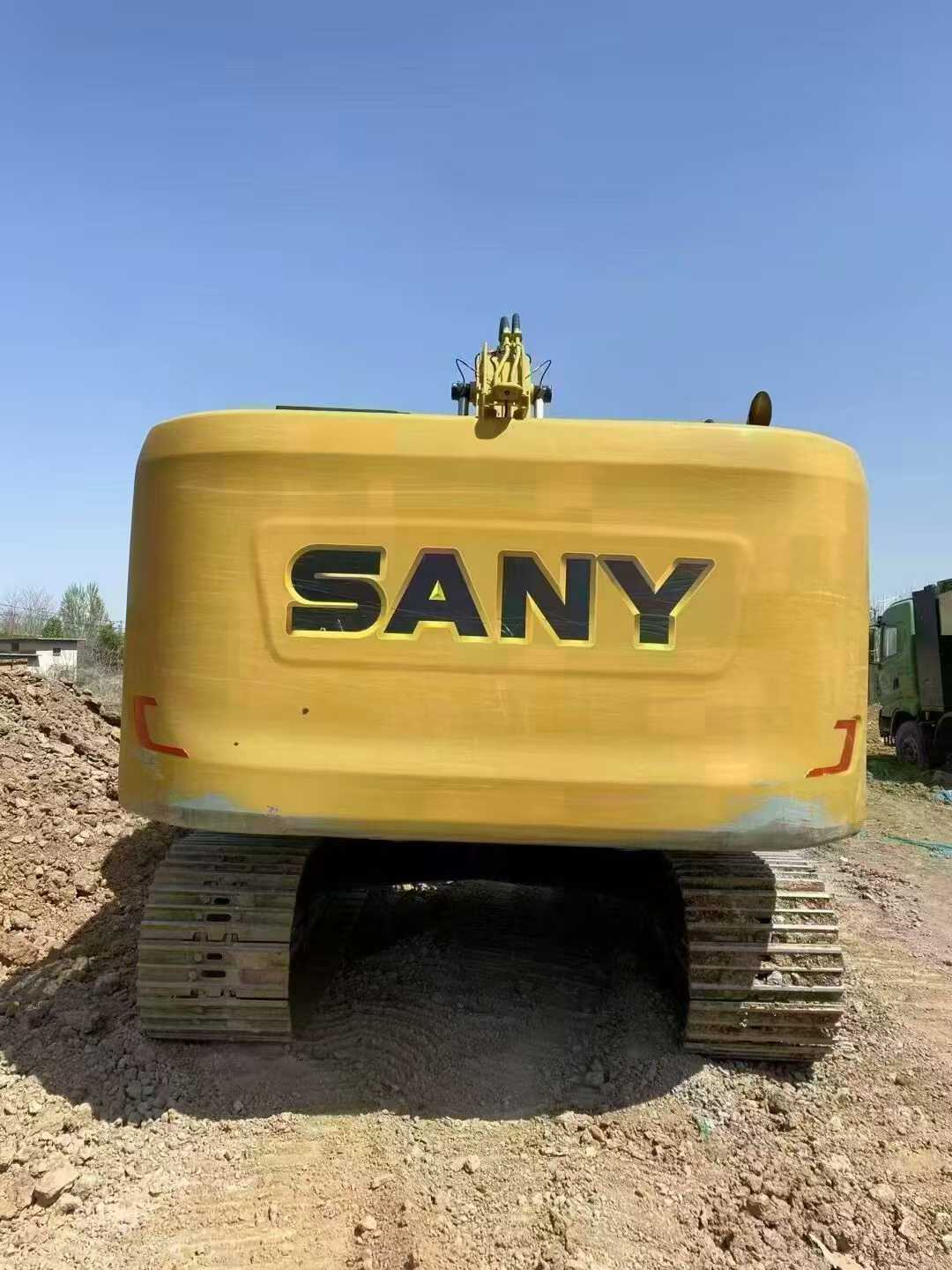 Escavadora Sany 205 usada, ano 2024, com 960 horas, para venda