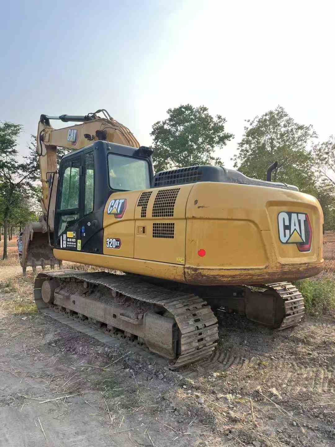 Продается подержанный экскаватор Cat320GX 2021 года выпуска.