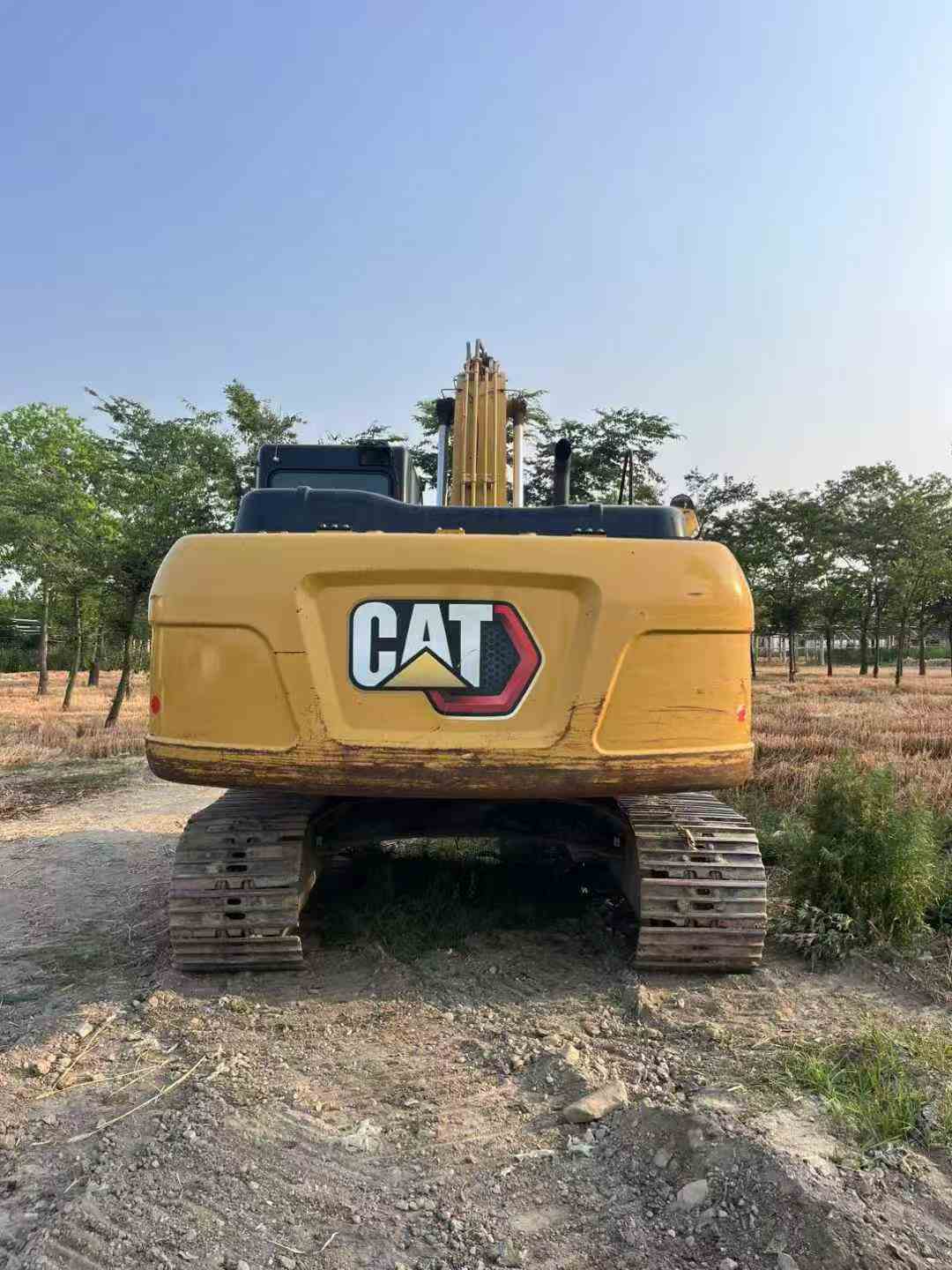 Продается подержанный экскаватор Cat320GX 2021 года выпуска.
