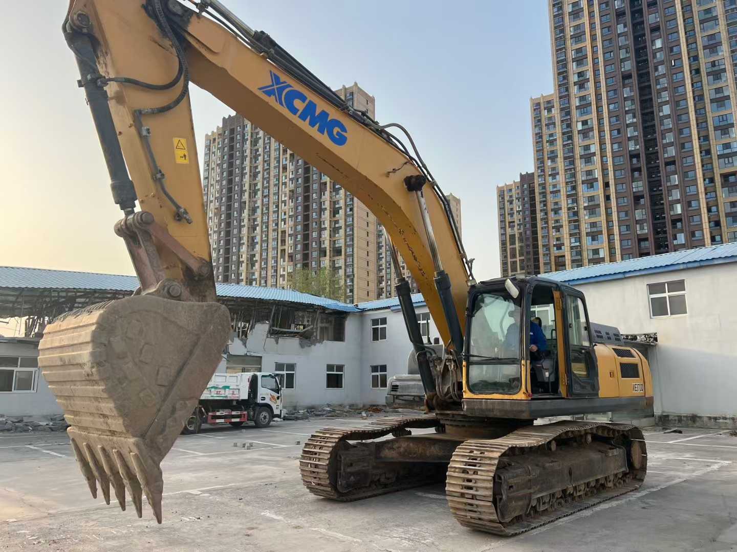 Горячая распродажа 2018 года, 7000 часов, б/у экскаватор XCMG 370