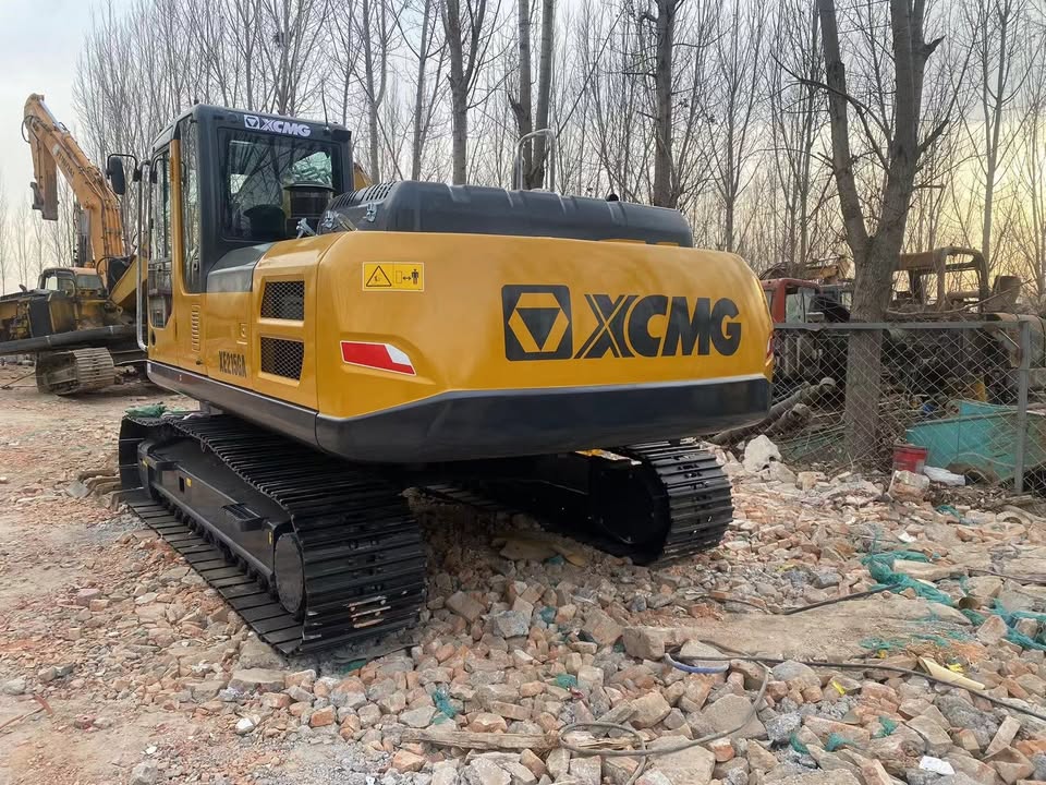 XCMG 215 22T использовал Excavator 2022 для продажи