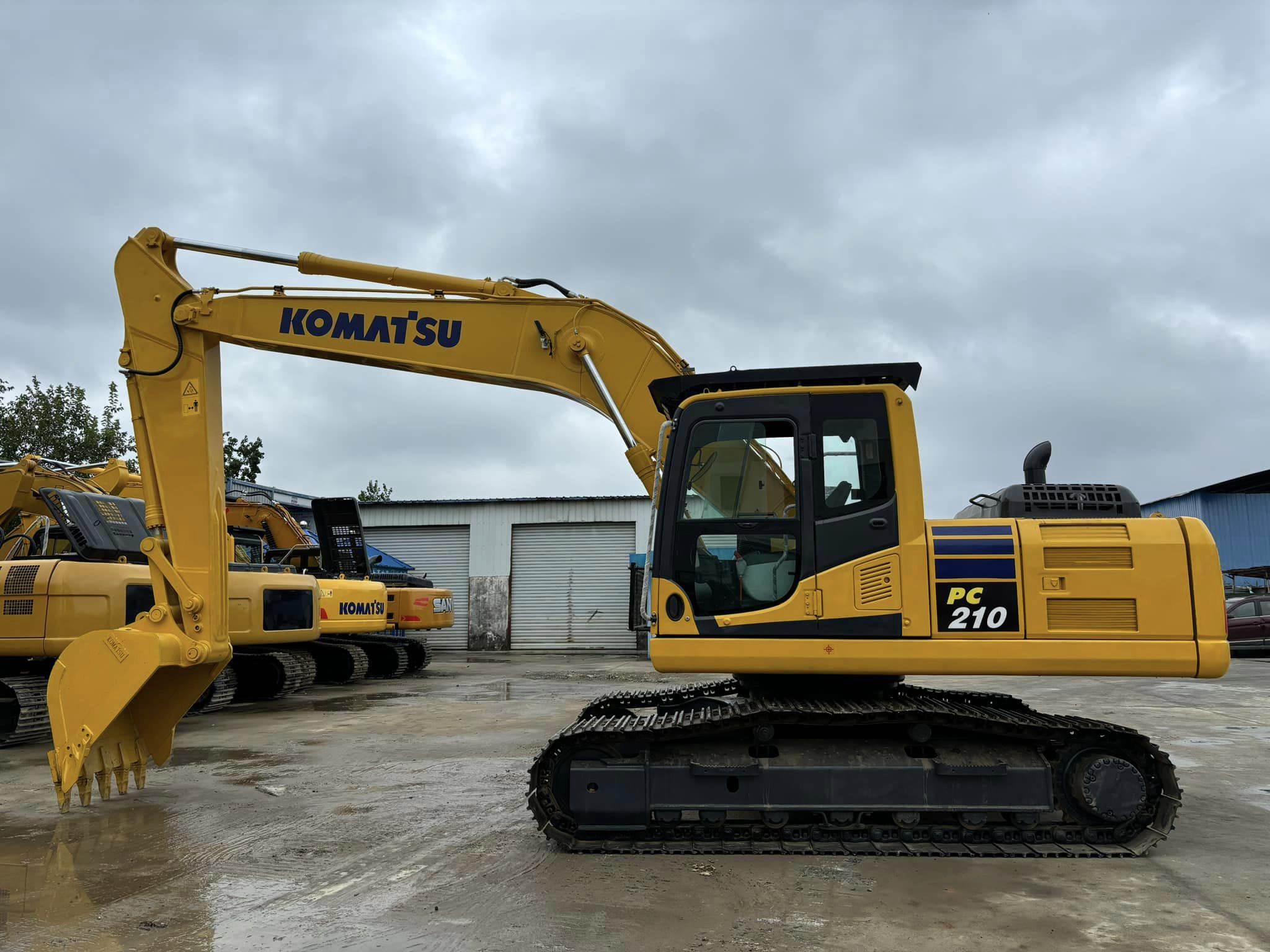Durable Komatsu PC210 Excavator 2020 Used