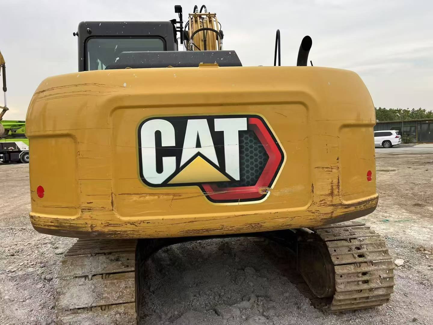 Escavadora Cat 313 usada, ano 2022, com 4.000 horas, para venda