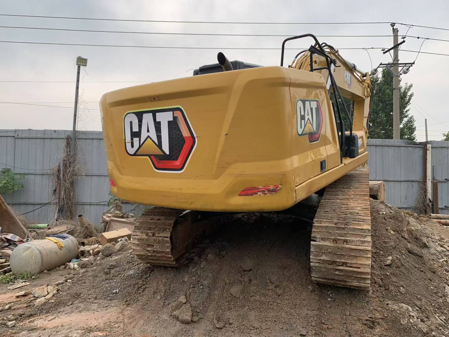Escavadora Cat 323GC usada, 2020, em bom estado