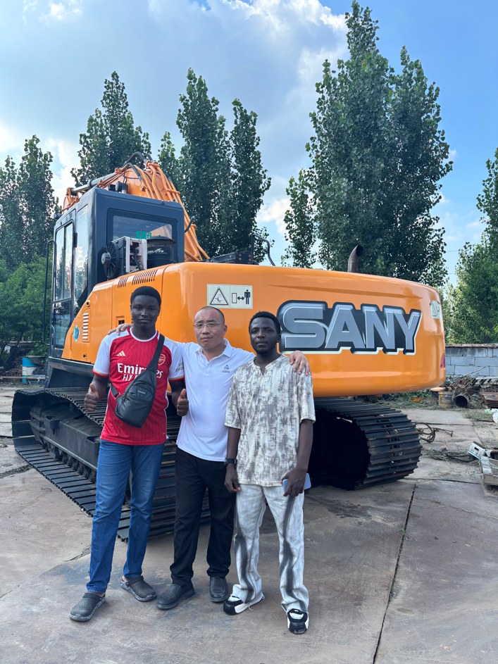 Des experts éthiopiens en construction visitent LXEM Des experts éthiopiens en construction visitent LXEM