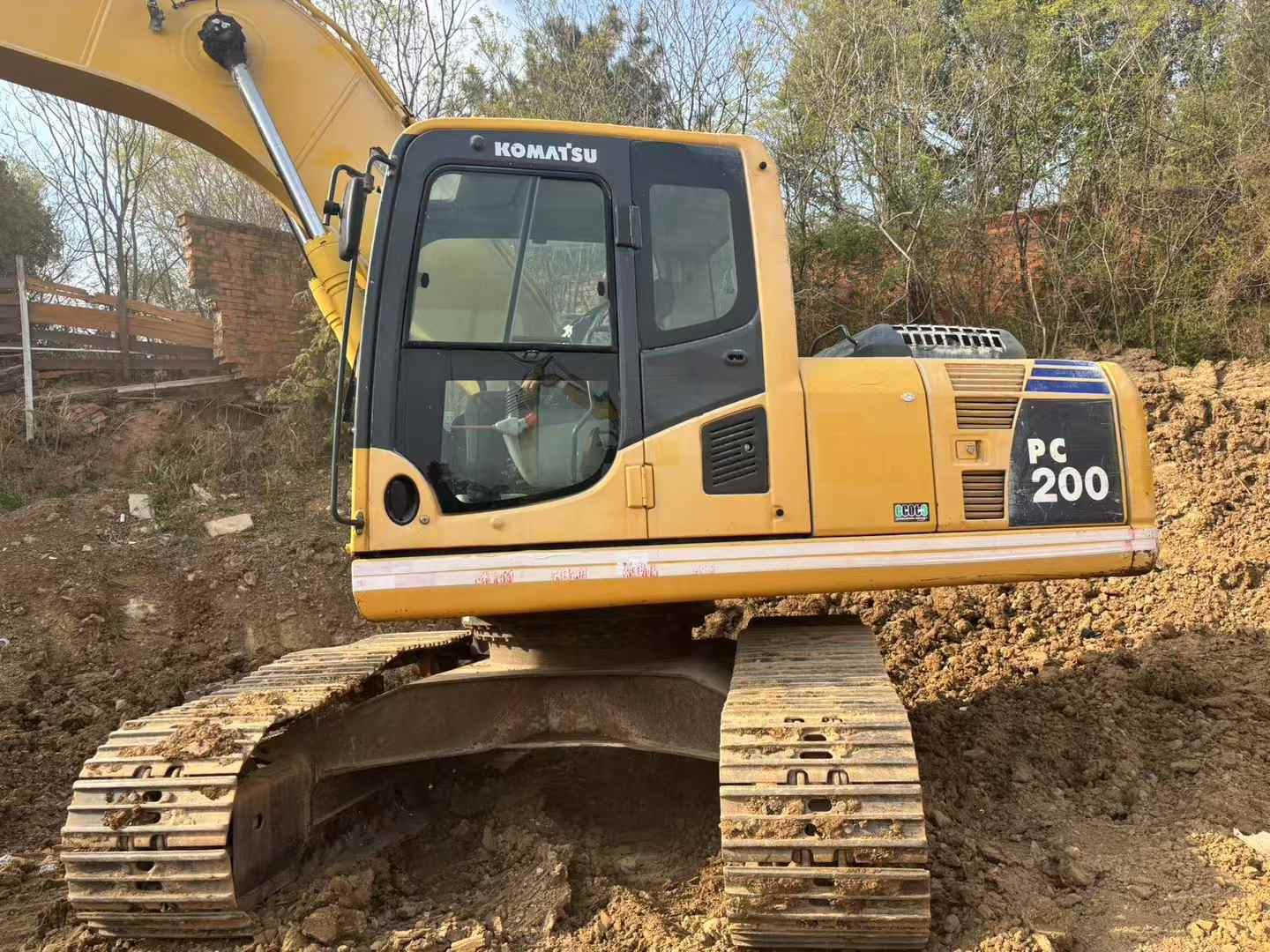 Escavadora de rastos Komatsu PC 200 usada ano 2018