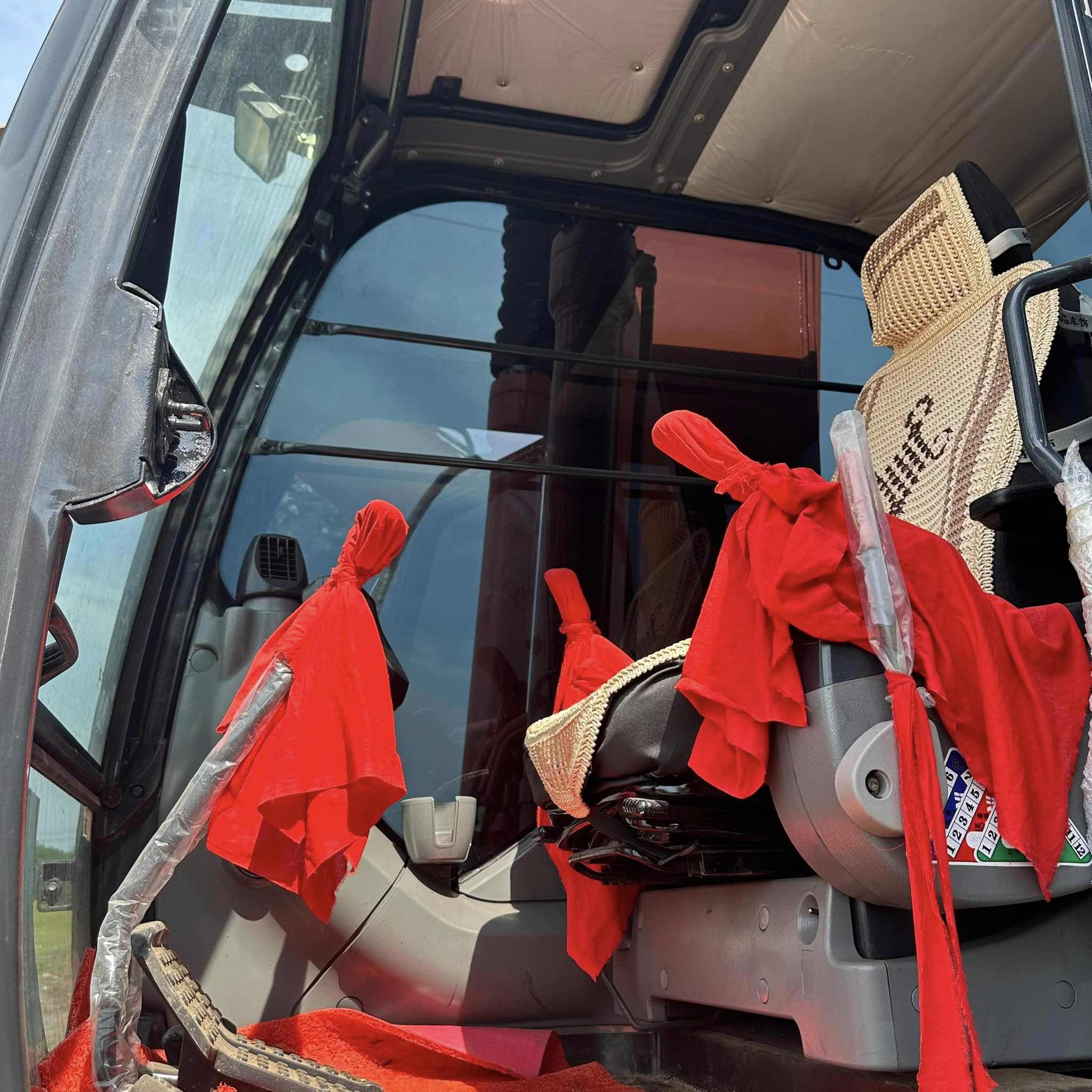 يستخدم Hitachi ZX210 Excavator للبيع 2016