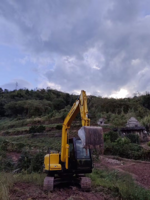 Hyundai R80 8t Excavator 2016 Used