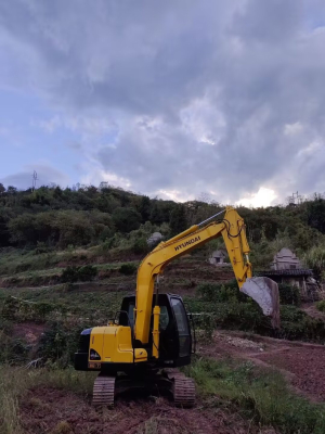 Hyundai R80 Excavator 2016 Used for Sale