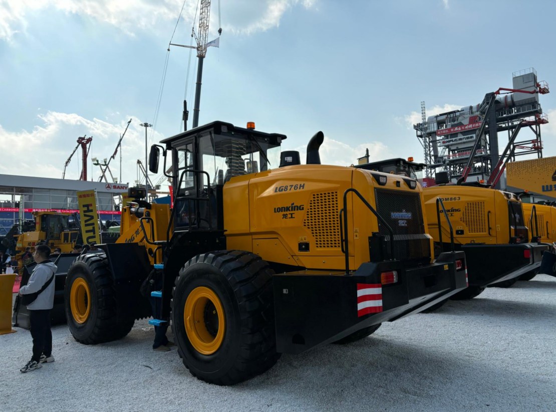 Visits Bauma CHINA in Shanghai Visits Bauma CHINA in Shanghai