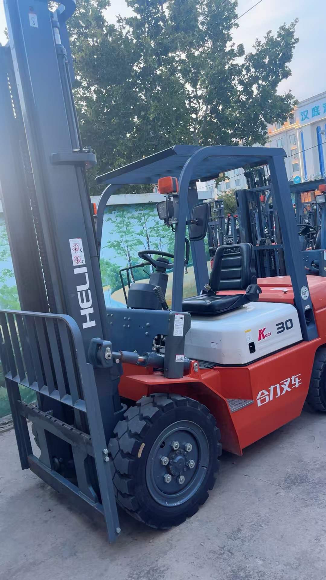 Высота подъема дизельного вилочного погрузчика Heli 3 тонны с боковым смещением