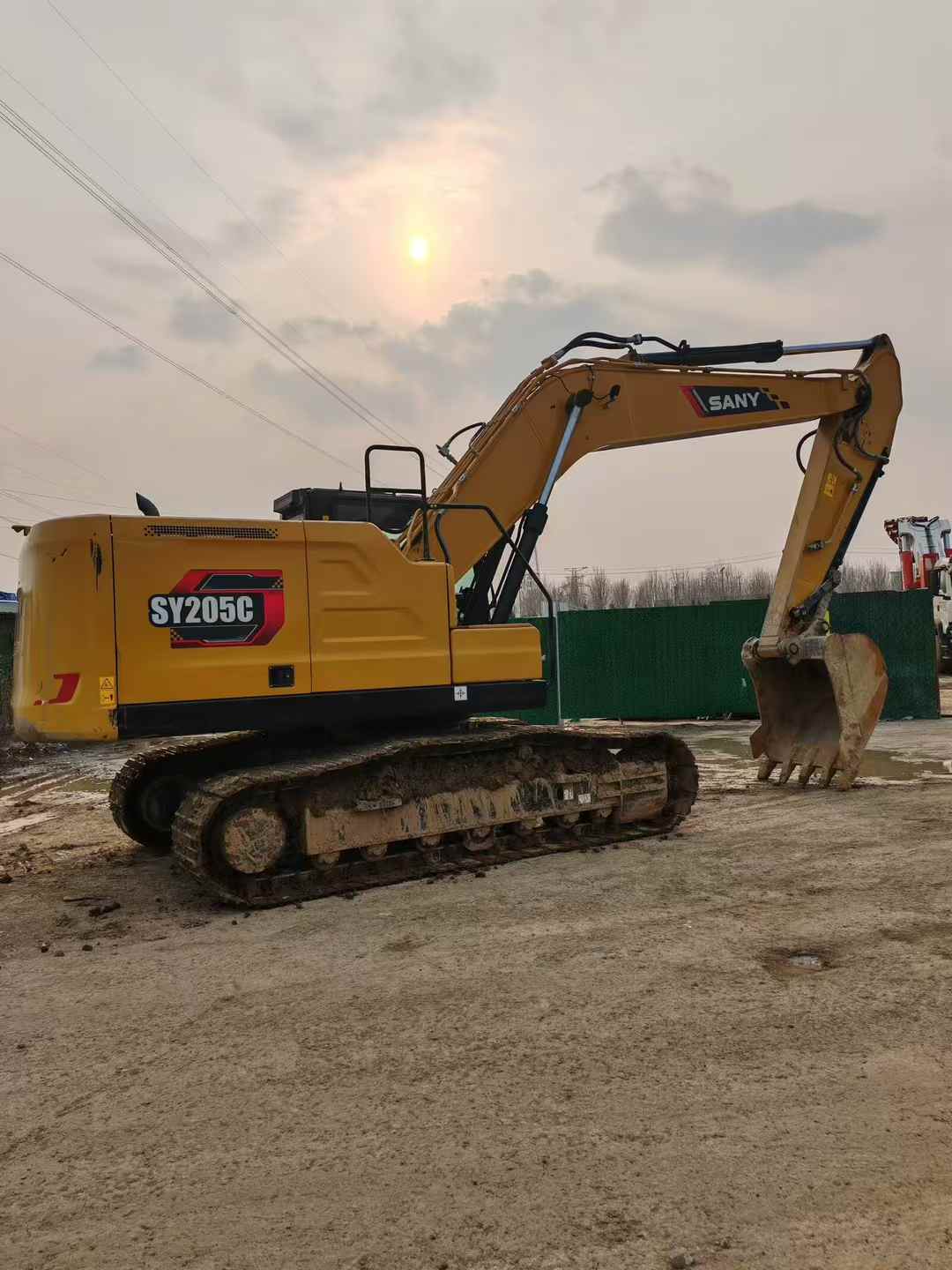 حفارة ساني 205 مستعملة موديل 2023 للبيع