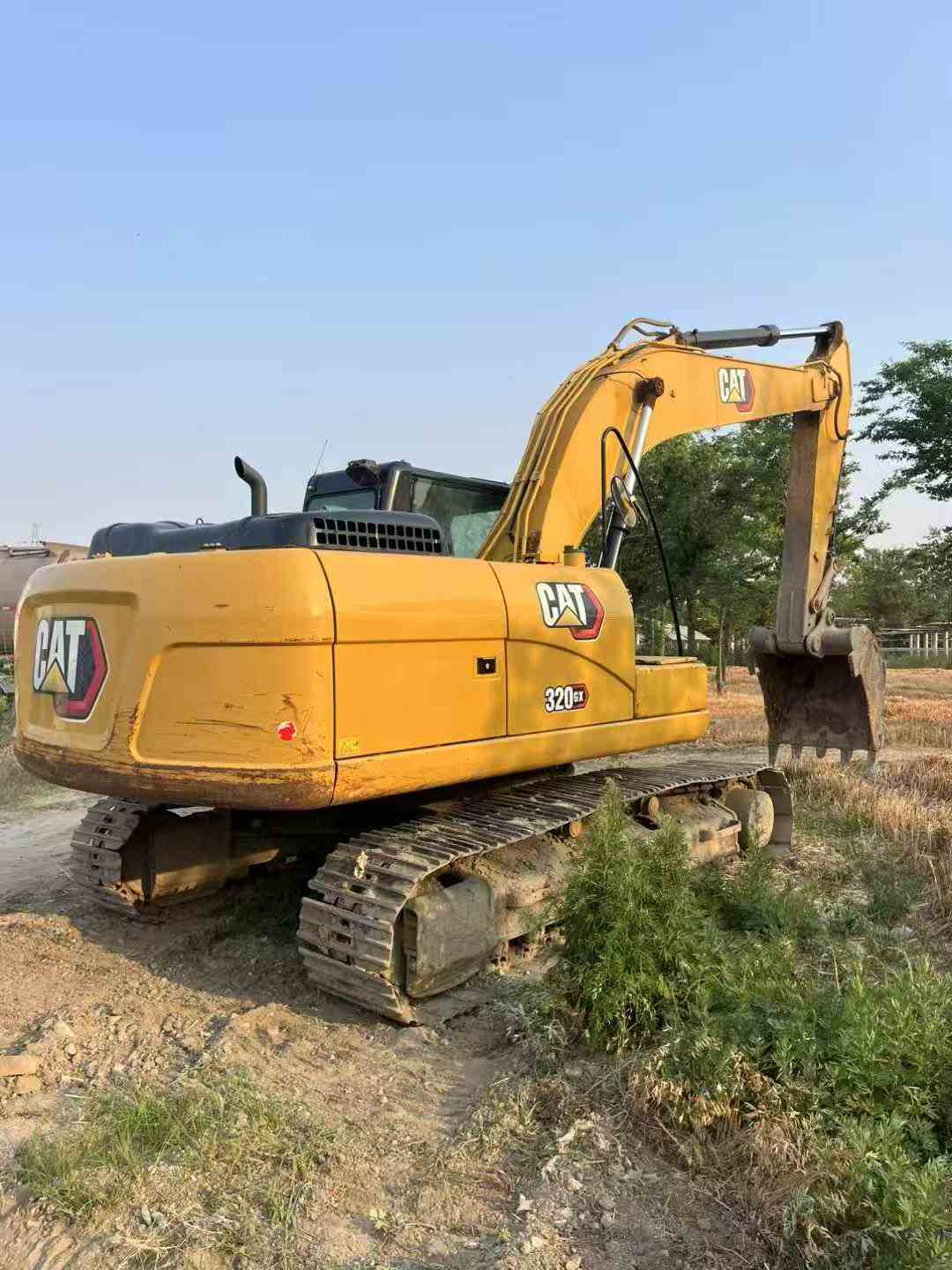 Продается подержанный экскаватор Cat320GX 2021 года выпуска.