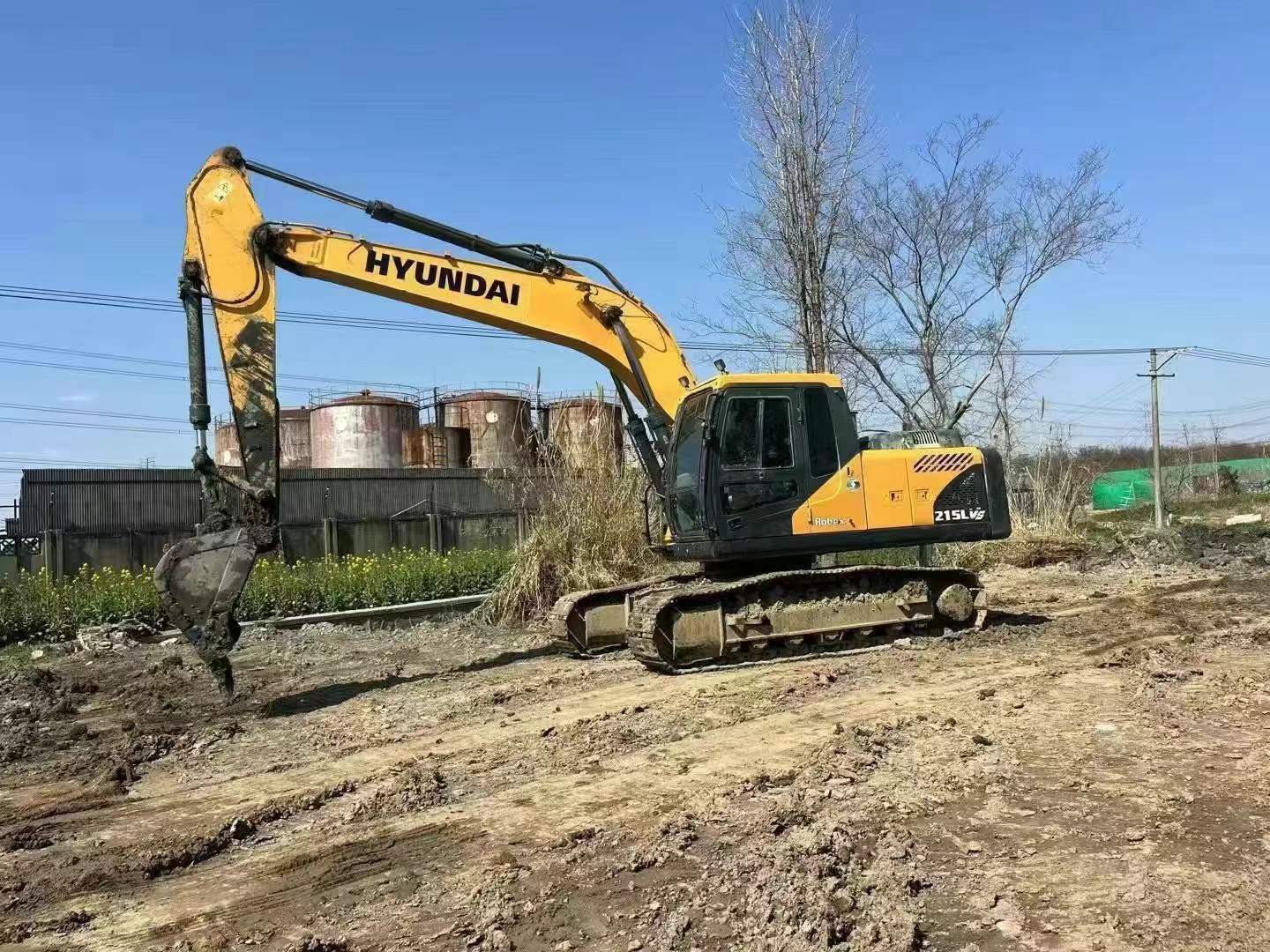Cheap Sale 2019 Year Used Hyundai 215 Excavator