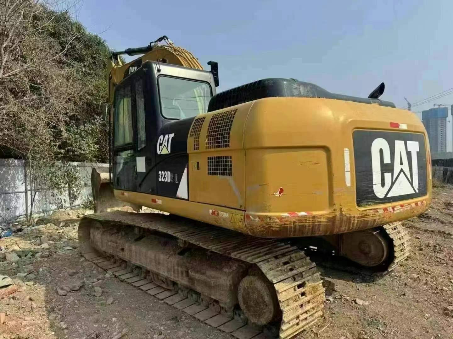 Bom preço de escavadora Cat 323D2L usada de 2016