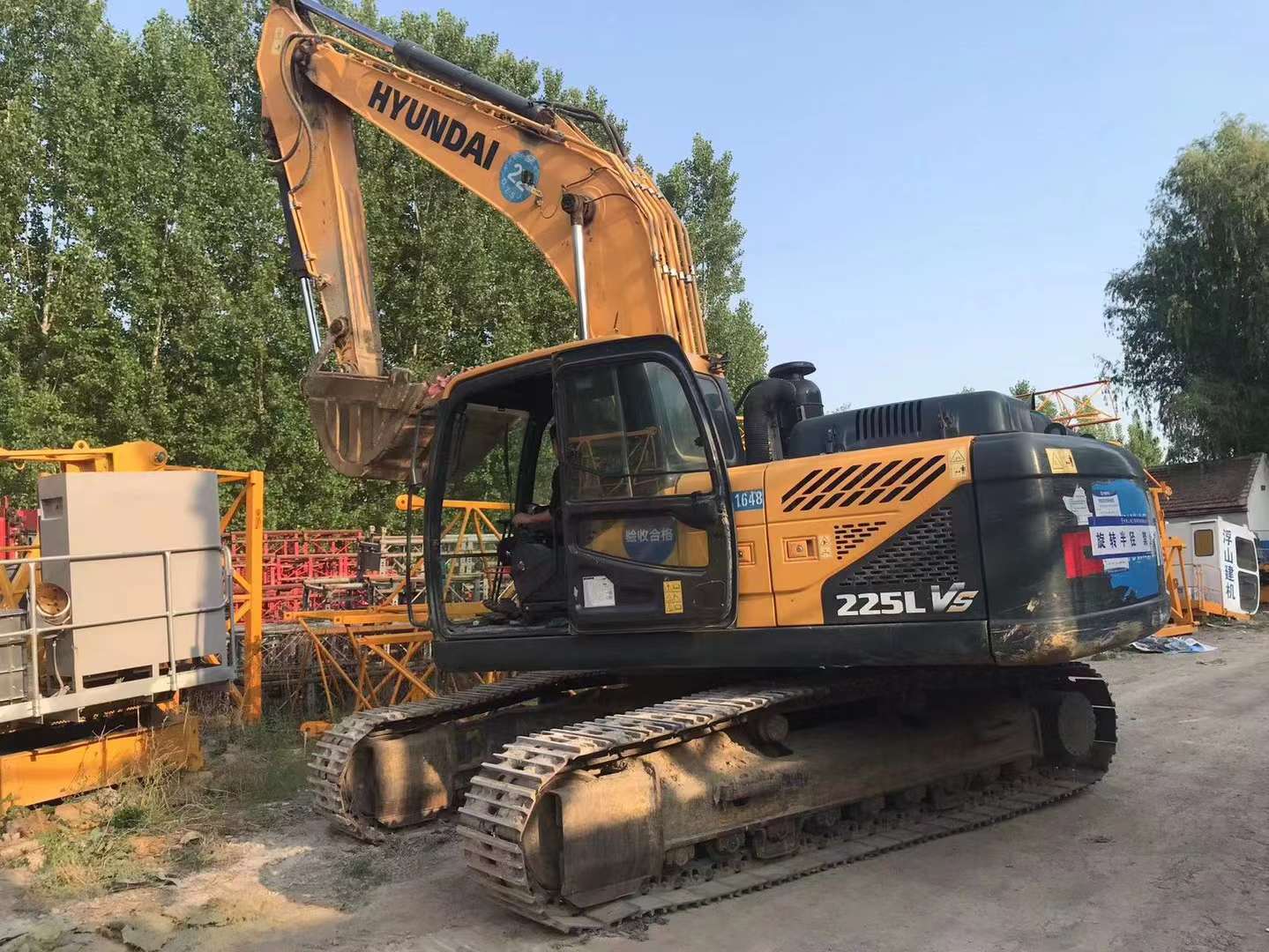 Good Condition Used Hyundai 225 Excavator 2022