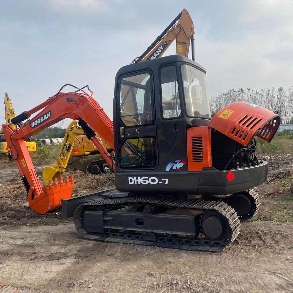 Doosan DH60 использовал Excavator 2022 для продажи