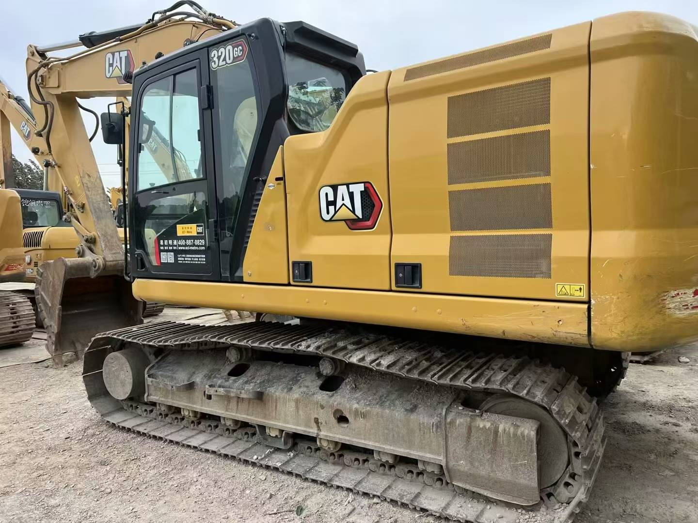 Escavadora hidráulica Cat 320GC usada em promoção, ano 2021