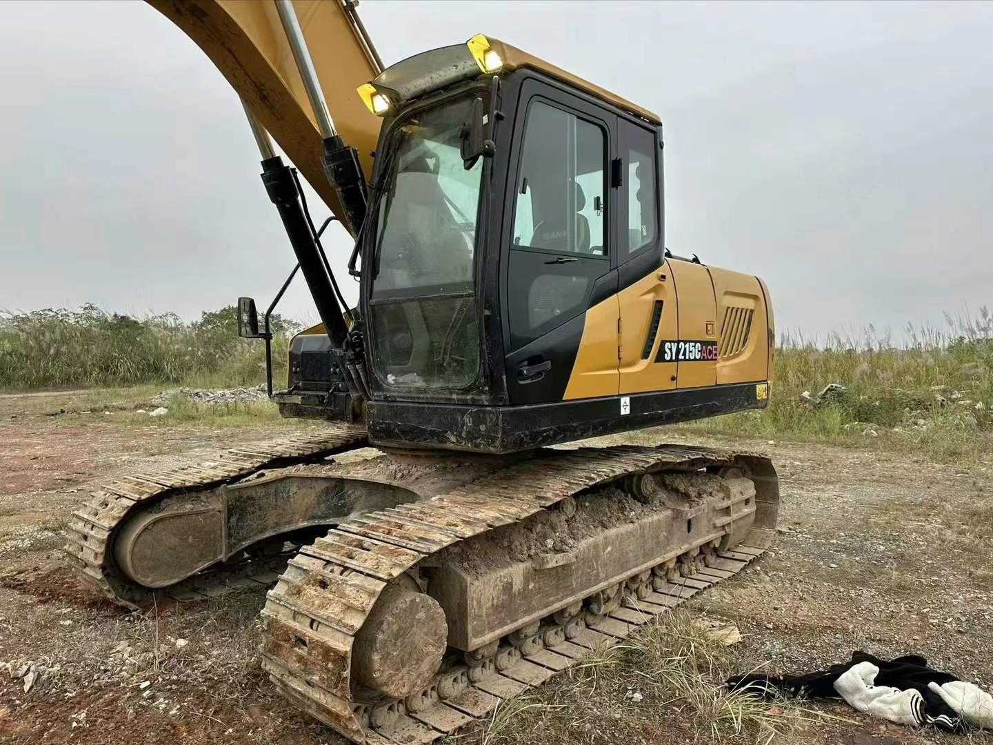 Escavadora Sany Sy215c usada ano 2021 para venda a preço baixo