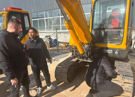 Serbian Construction Experts Visit LXEM