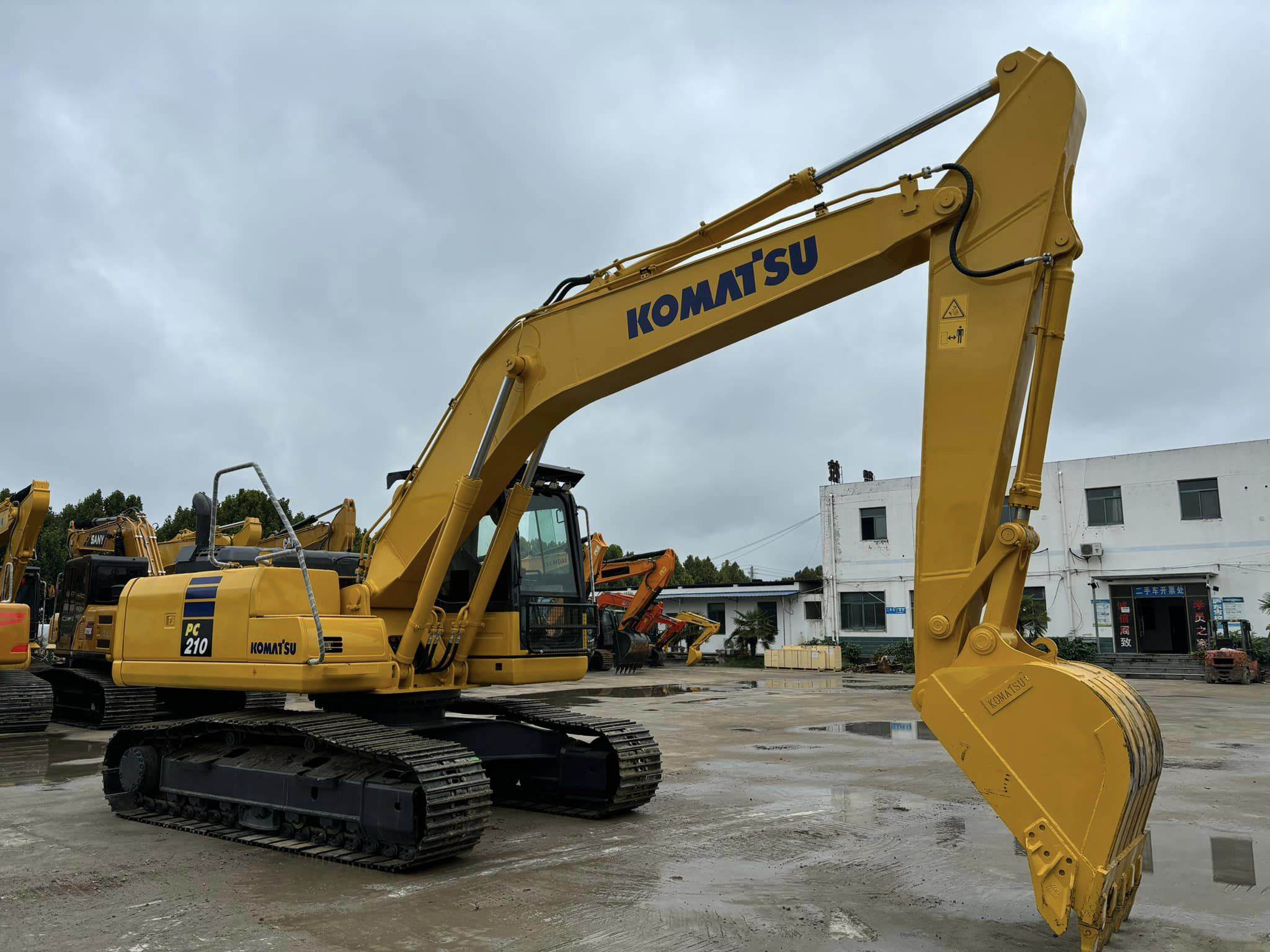 Used Komatsu PC210 Excavator for Sale 2020