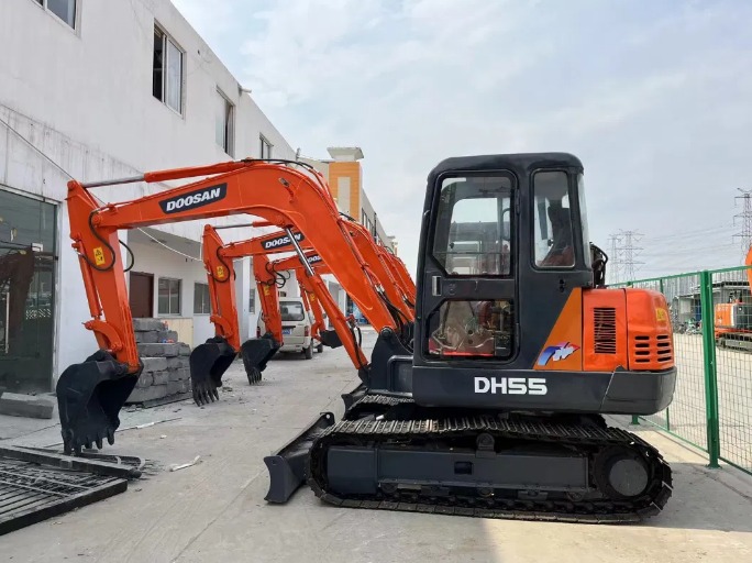 المستخدمة Doosan 55 الحفارة للبيع 2019