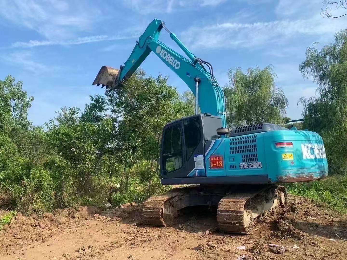 Escavadora Kobelco SK 200 original usada, ano 2020, para venda