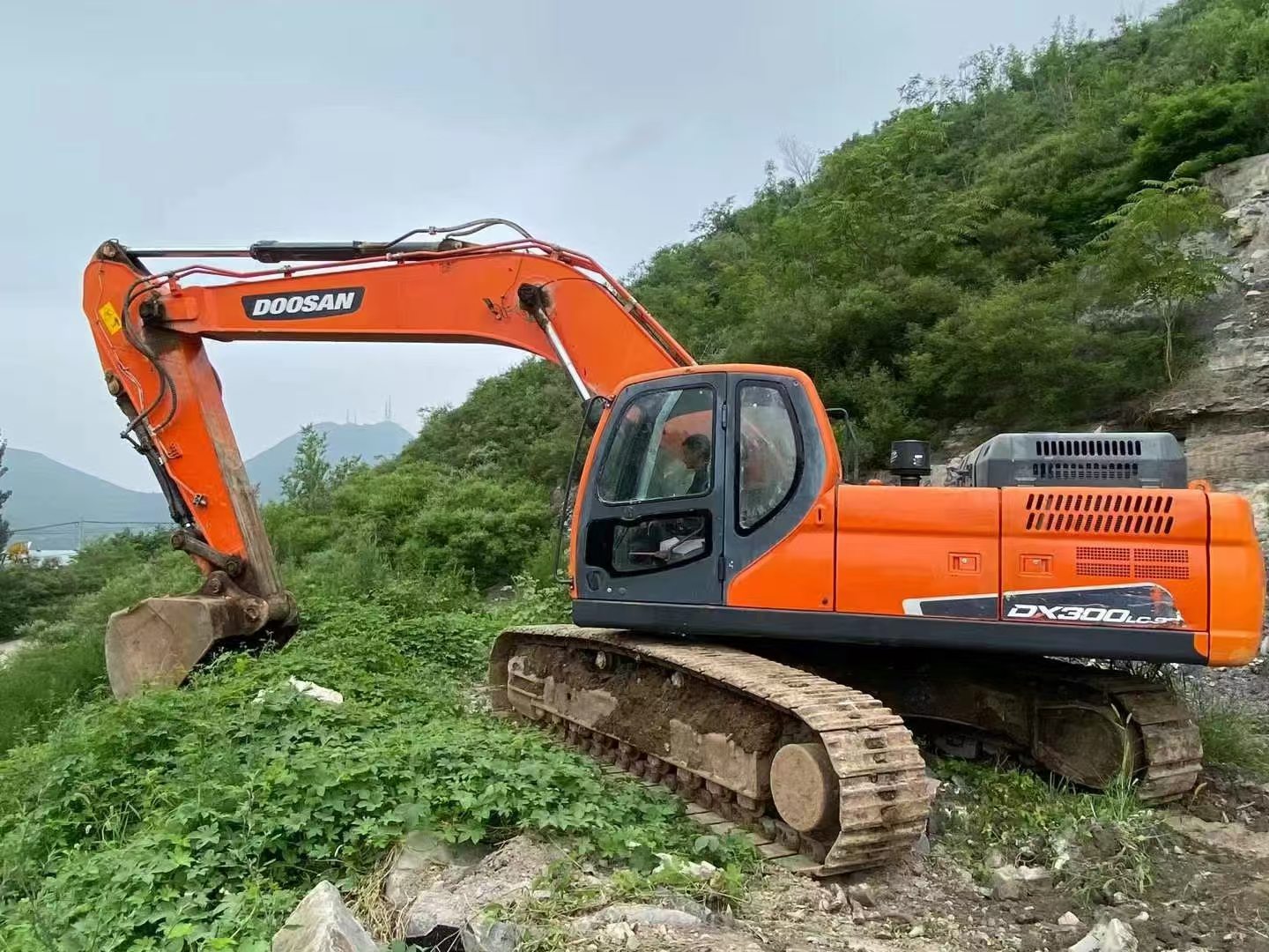 المستخدمة Doosan 300 حفارة للبيع 2018