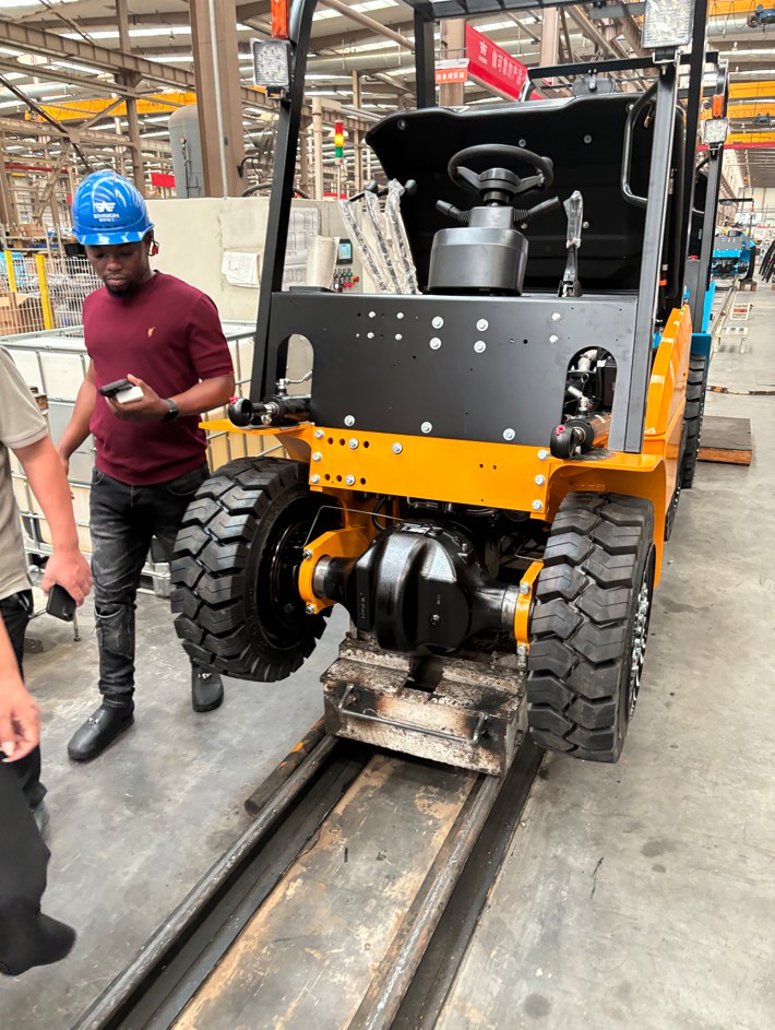 LXEM Forklifts Win Favor of Ghanaian Clients LXEM Forklifts Win Favor of Ghanaian Clients