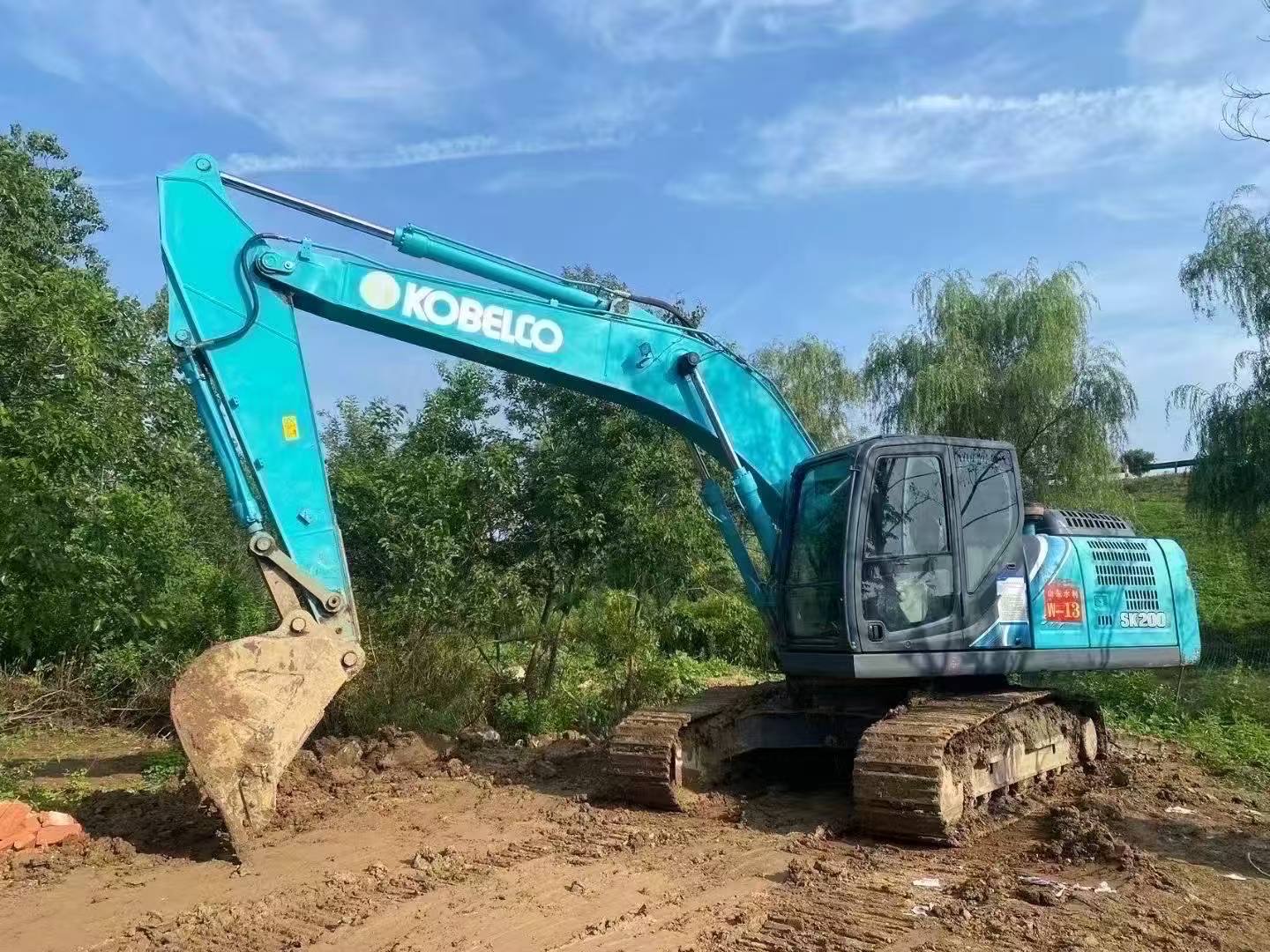 Escavadora Kobelco SK 200 original usada, ano 2020, para venda